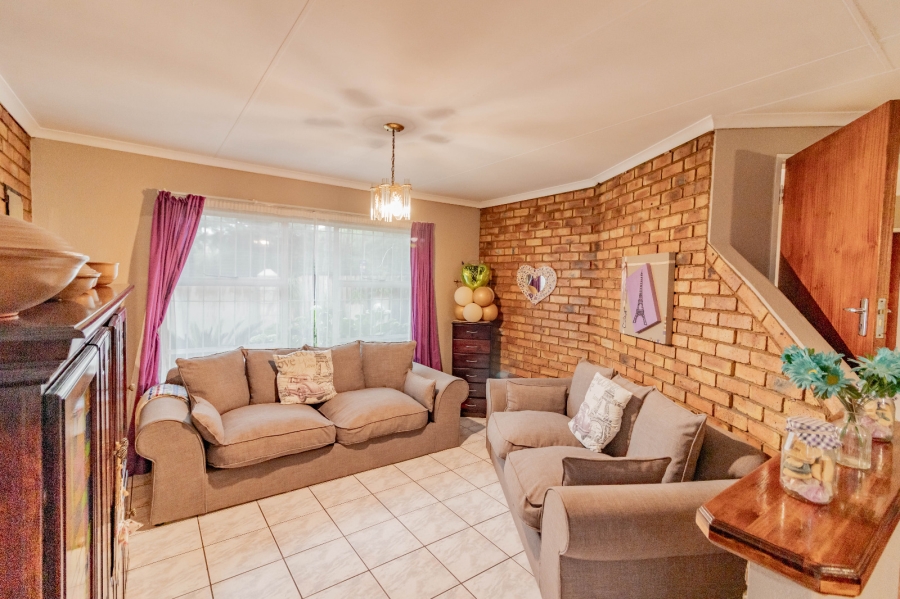 4 Bedroom Property for Sale in Van Riebeeck Park Gauteng