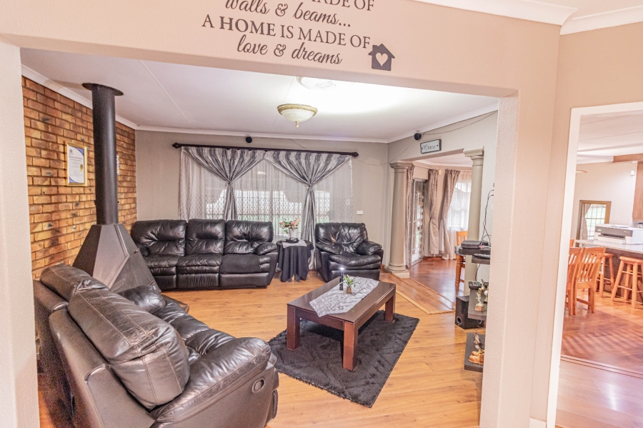 4 Bedroom Property for Sale in Van Riebeeck Park Gauteng