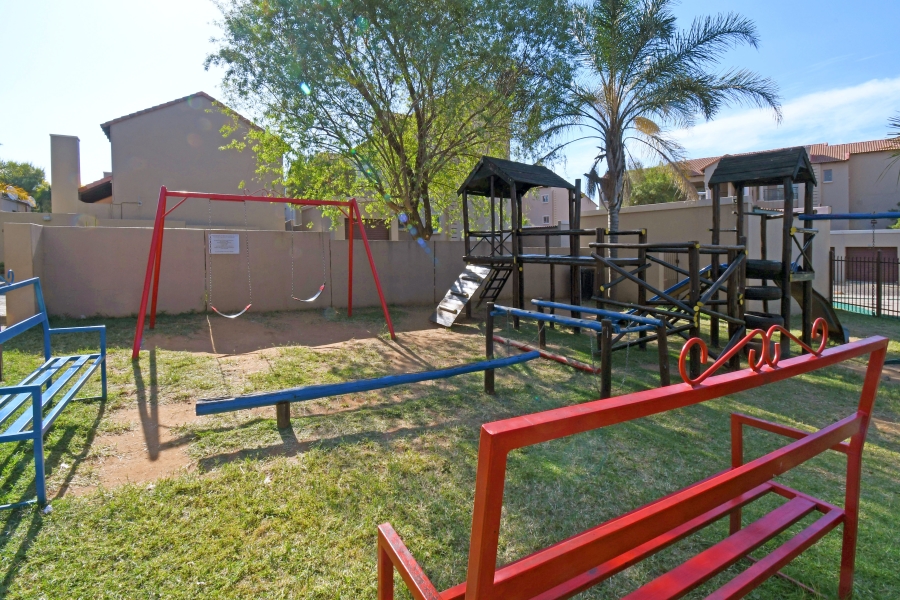 2 Bedroom Property for Sale in Noordhang Gauteng