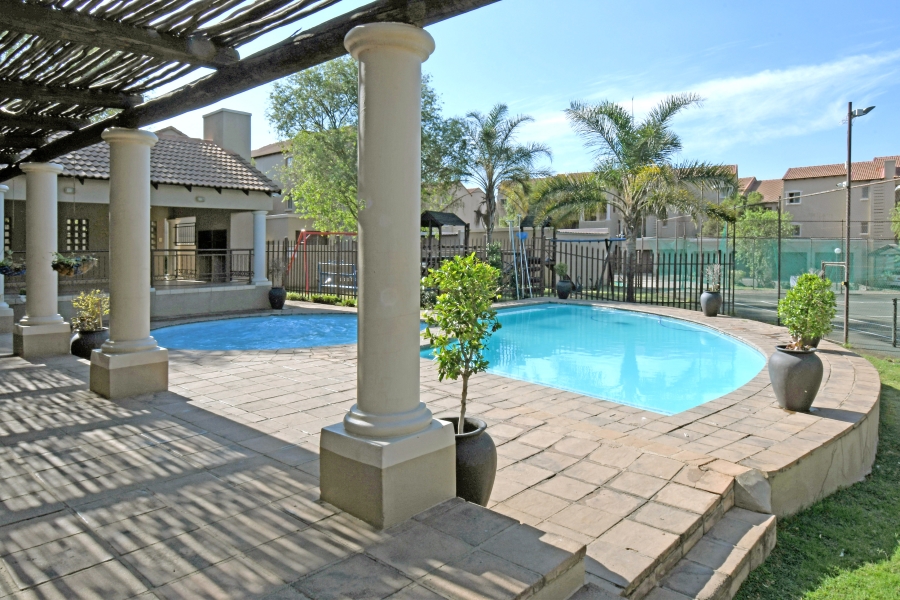2 Bedroom Property for Sale in Noordhang Gauteng