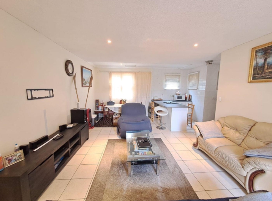 2 Bedroom Property for Sale in Glenanda Gauteng