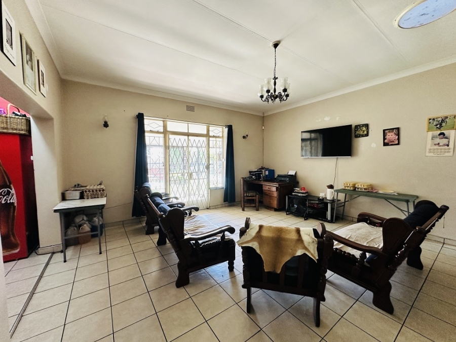 6 Bedroom Property for Sale in Parkhill Gardens Gauteng