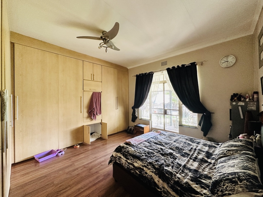 6 Bedroom Property for Sale in Parkhill Gardens Gauteng