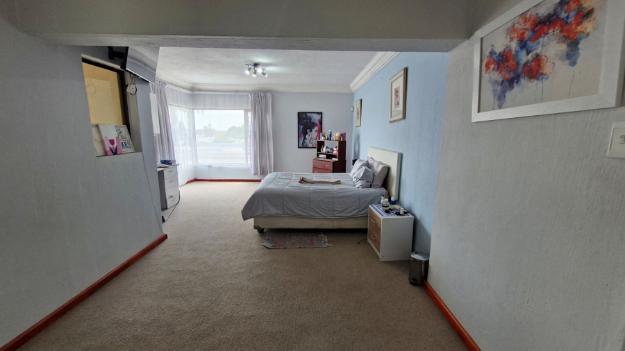 4 Bedroom Property for Sale in Glen Atholl Gauteng