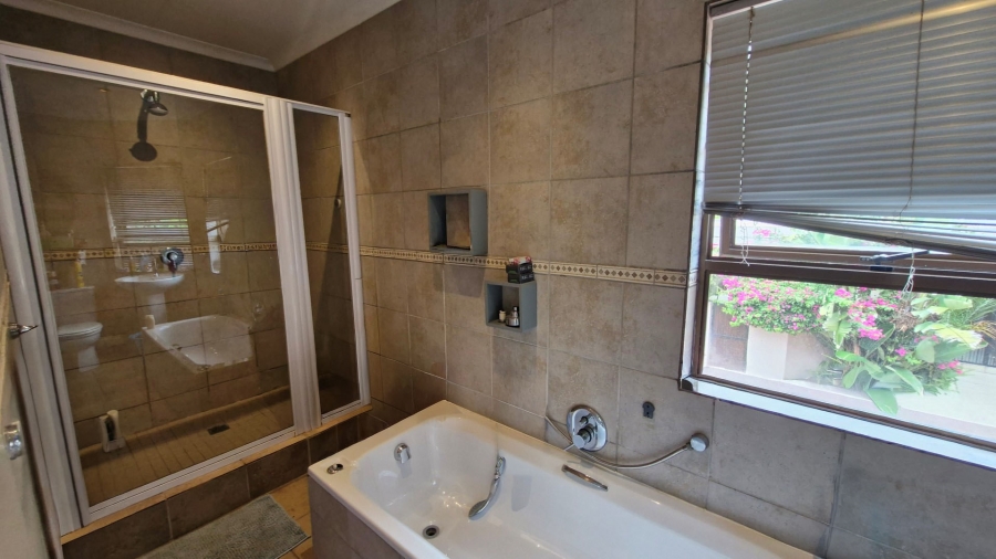 4 Bedroom Property for Sale in Glen Atholl Gauteng