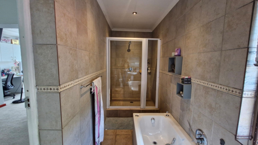 4 Bedroom Property for Sale in Glen Atholl Gauteng