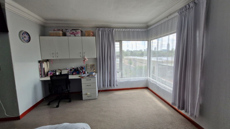 4 Bedroom Property for Sale in Glen Atholl Gauteng