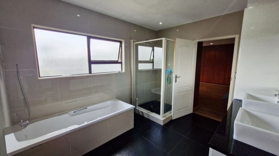 4 Bedroom Property for Sale in Glen Atholl Gauteng