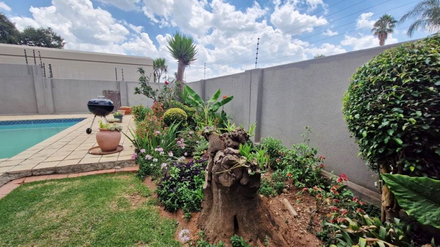 4 Bedroom Property for Sale in Glen Atholl Gauteng