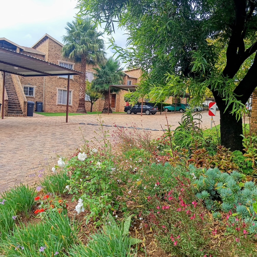 3 Bedroom Property for Sale in Radiokop Gauteng