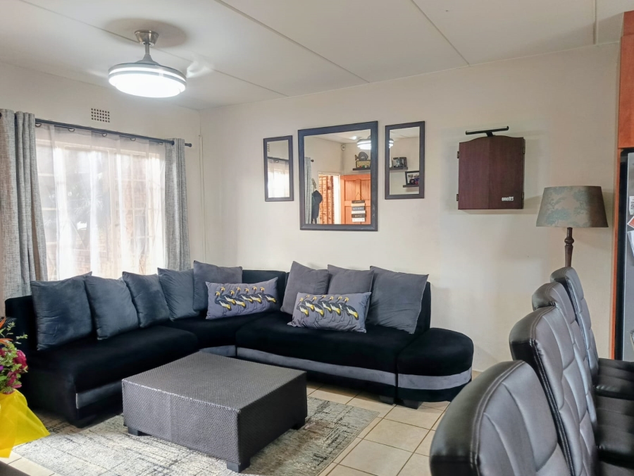 3 Bedroom Property for Sale in Radiokop Gauteng