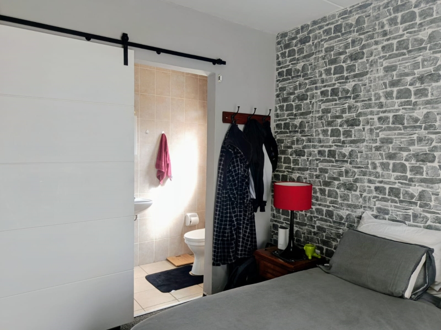 3 Bedroom Property for Sale in Radiokop Gauteng