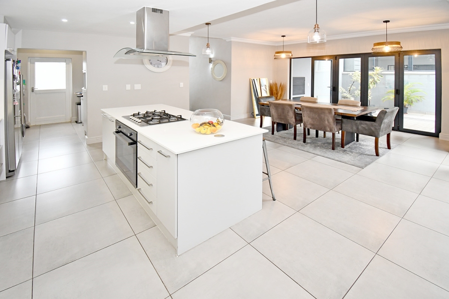 To Let 3 Bedroom Property for Rent in Broadacres Gauteng