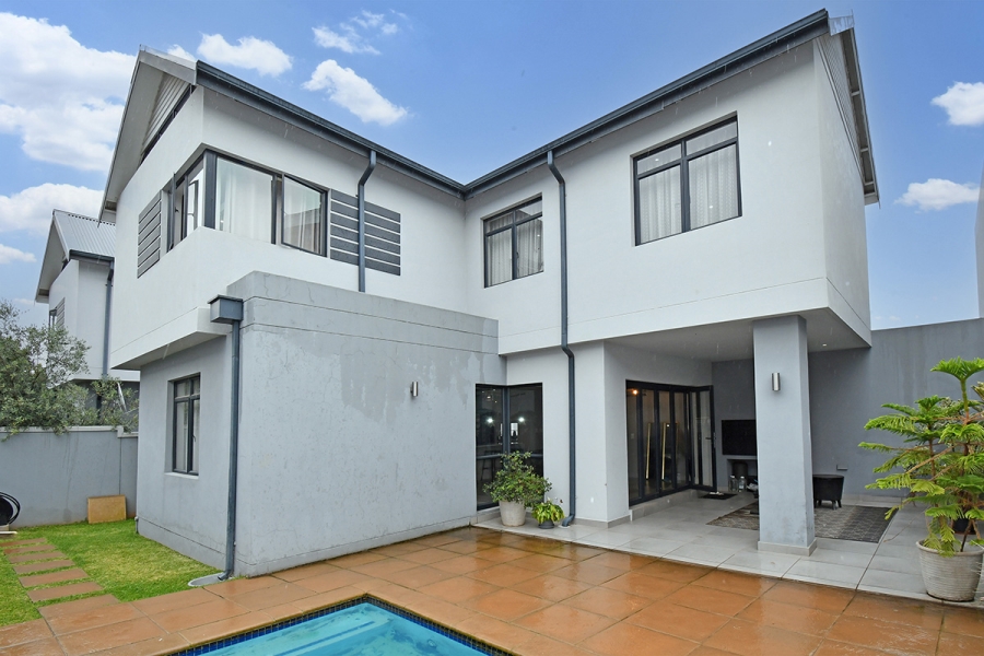 To Let 3 Bedroom Property for Rent in Broadacres Gauteng