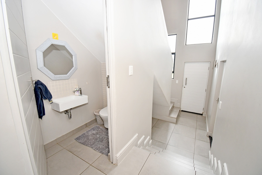 To Let 3 Bedroom Property for Rent in Broadacres Gauteng