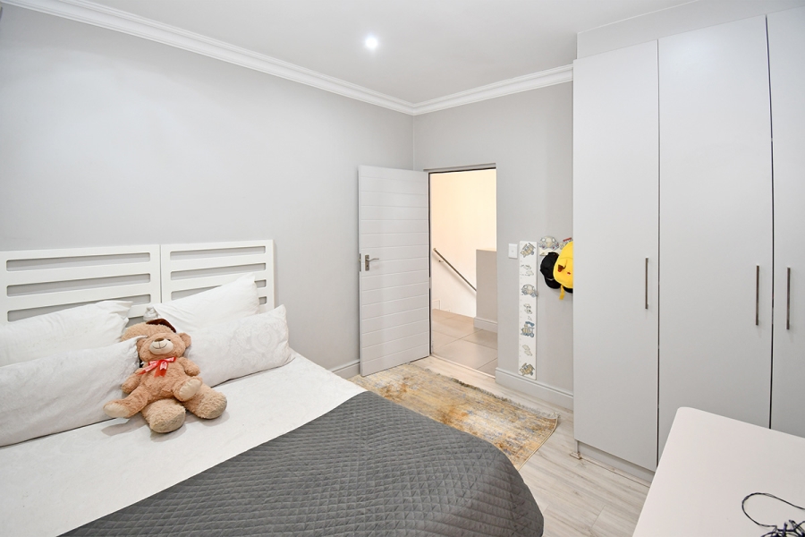 To Let 3 Bedroom Property for Rent in Broadacres Gauteng