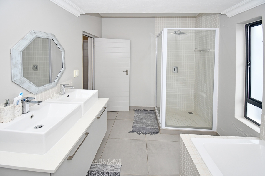 To Let 3 Bedroom Property for Rent in Broadacres Gauteng