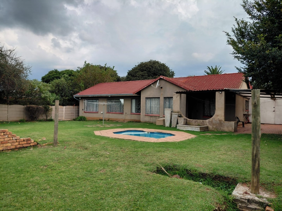 4 Bedroom Property for Sale in Dalpark Gauteng