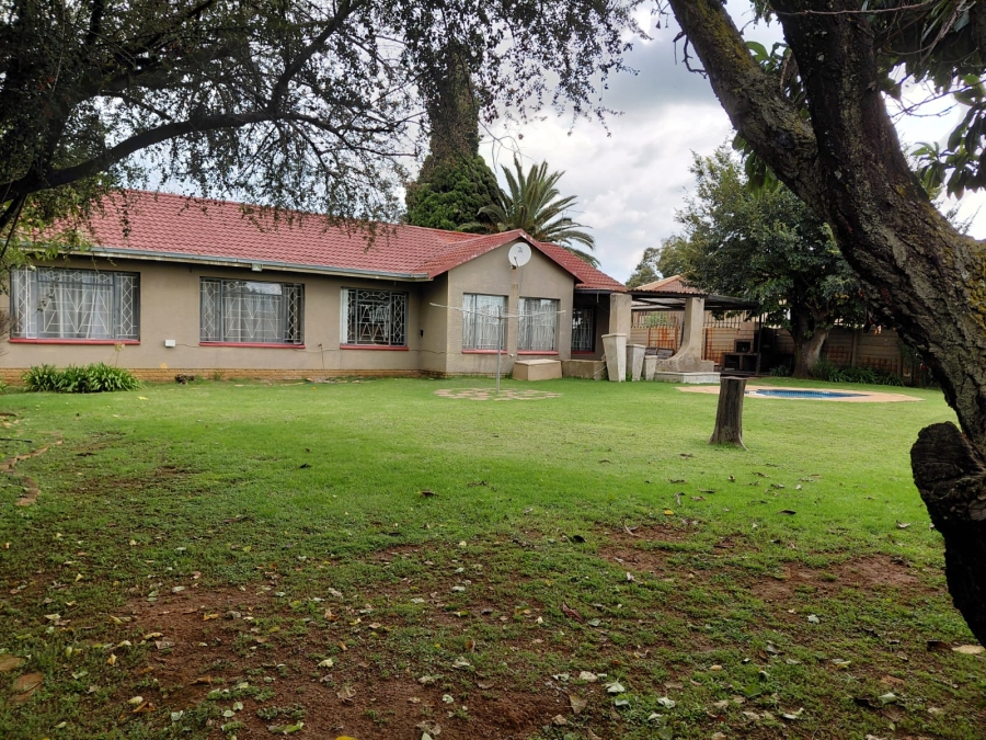 4 Bedroom Property for Sale in Dalpark Gauteng
