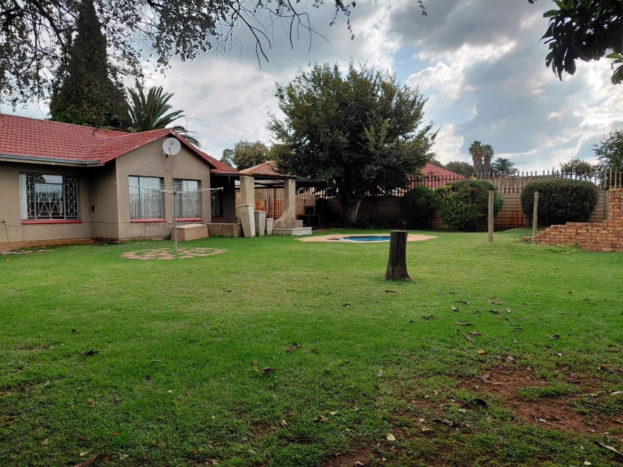 4 Bedroom Property for Sale in Dalpark Gauteng