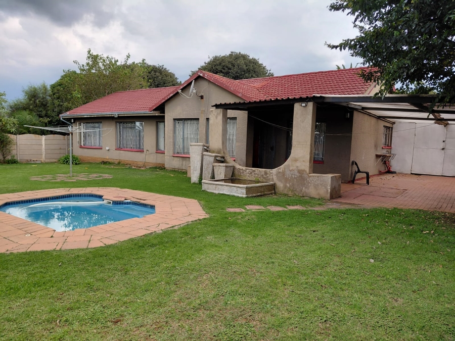 4 Bedroom Property for Sale in Dalpark Gauteng