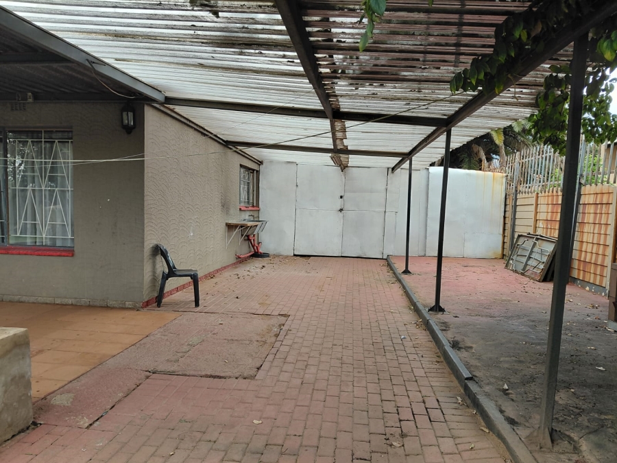 4 Bedroom Property for Sale in Dalpark Gauteng