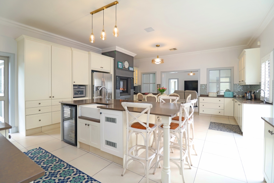 4 Bedroom Property for Sale in Waterfall Country Estate Gauteng