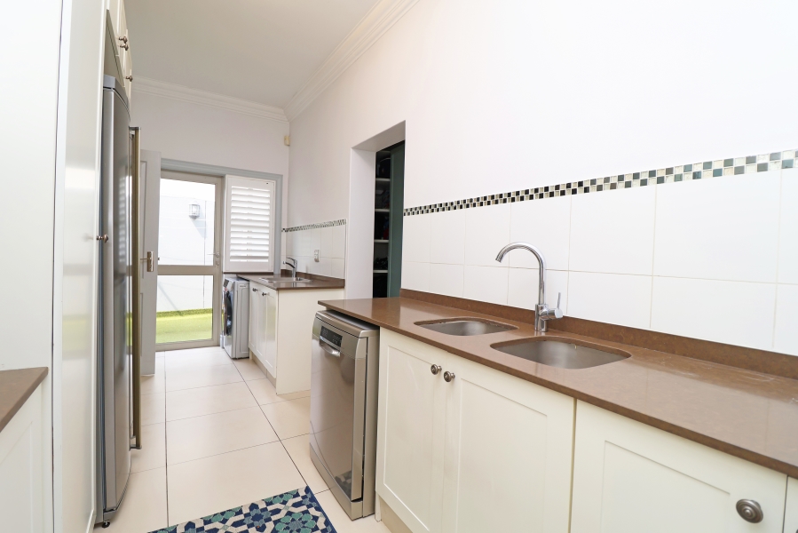 4 Bedroom Property for Sale in Waterfall Country Estate Gauteng