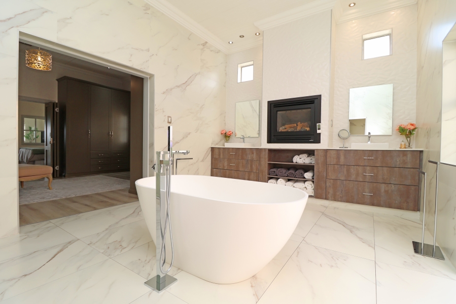 4 Bedroom Property for Sale in Waterfall Country Estate Gauteng