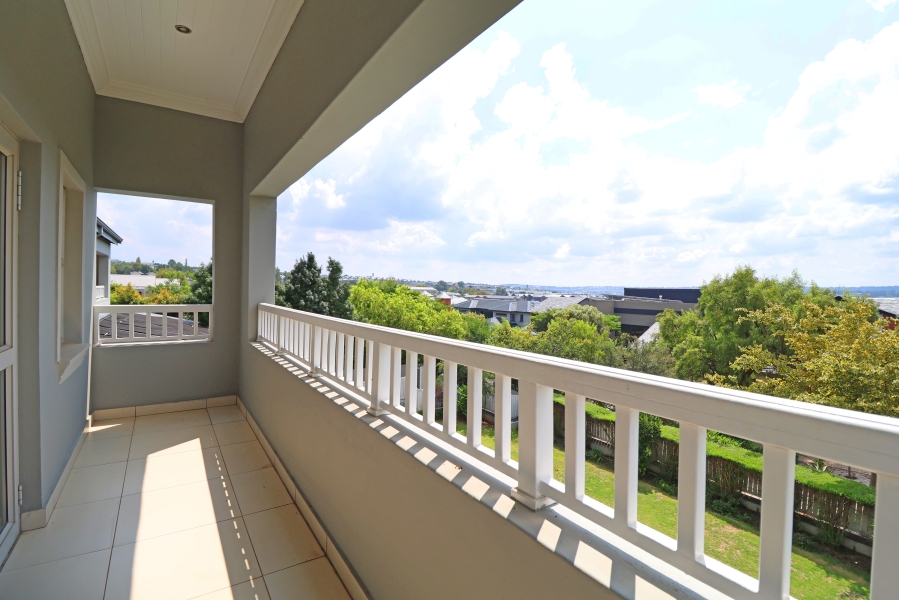 4 Bedroom Property for Sale in Waterfall Country Estate Gauteng