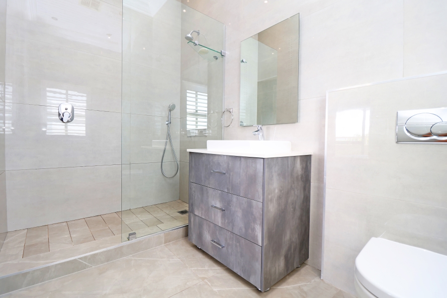 4 Bedroom Property for Sale in Waterfall Country Estate Gauteng