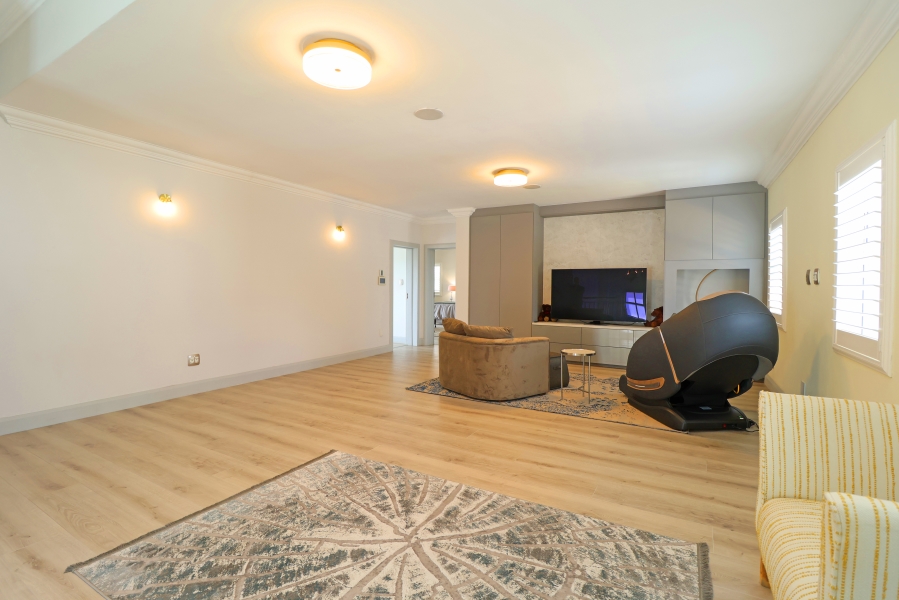 4 Bedroom Property for Sale in Waterfall Country Estate Gauteng