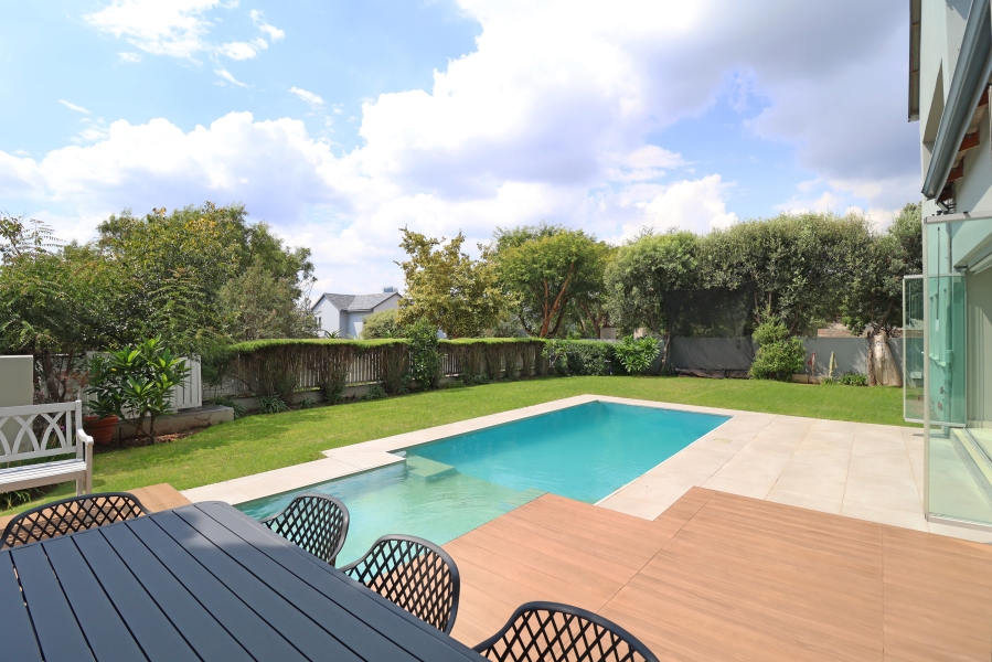 4 Bedroom Property for Sale in Waterfall Country Estate Gauteng