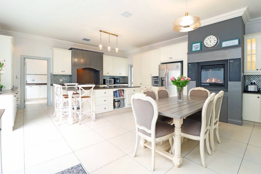 4 Bedroom Property for Sale in Waterfall Country Estate Gauteng