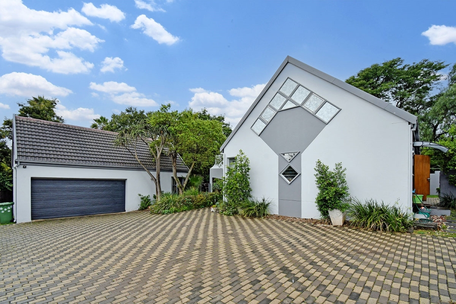 2 Bedroom Property for Sale in Bryanston Gauteng