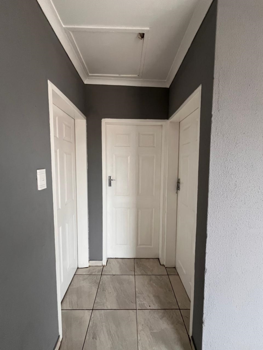 2 Bedroom Property for Sale in Vanderbijlpark CE 7 Gauteng