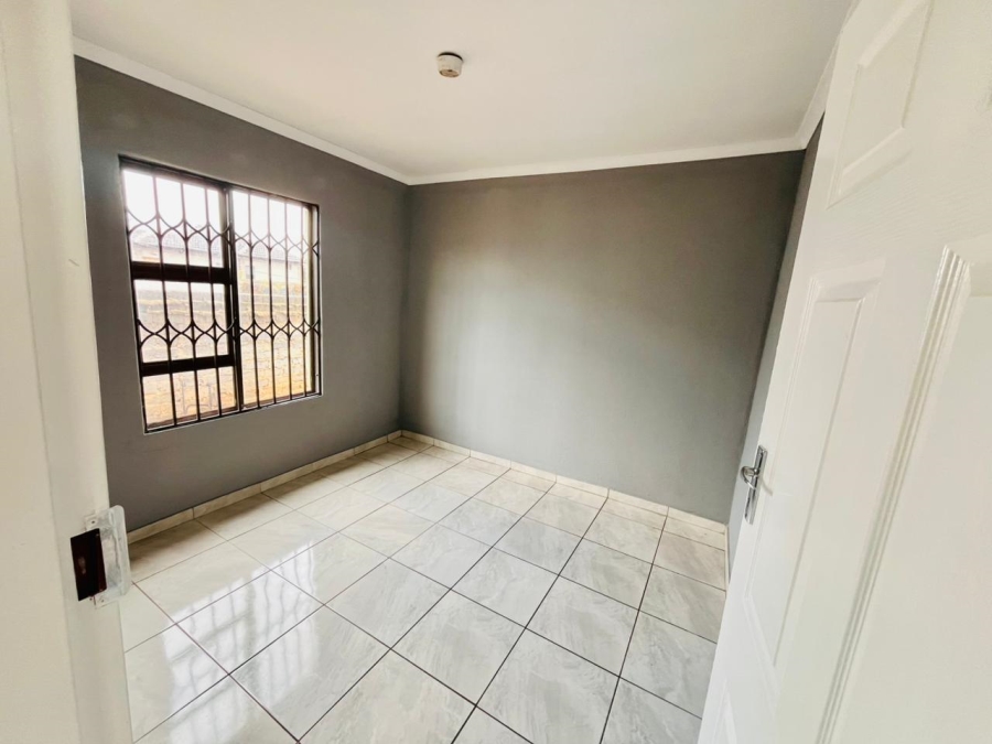 2 Bedroom Property for Sale in Vanderbijlpark CE 7 Gauteng