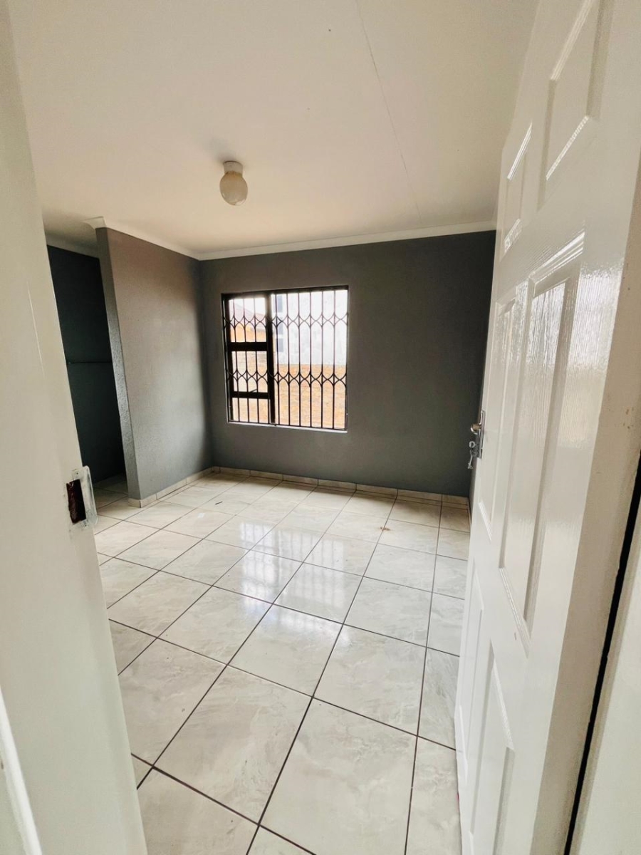 2 Bedroom Property for Sale in Vanderbijlpark CE 7 Gauteng