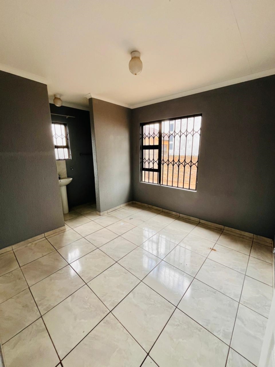 2 Bedroom Property for Sale in Vanderbijlpark CE 7 Gauteng