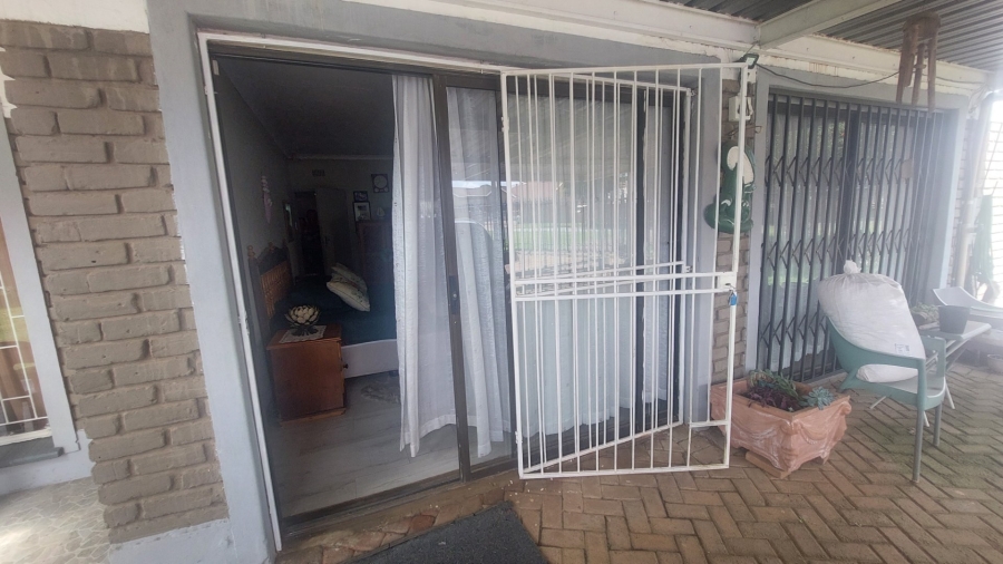 3 Bedroom Property for Sale in Helikonpark Gauteng
