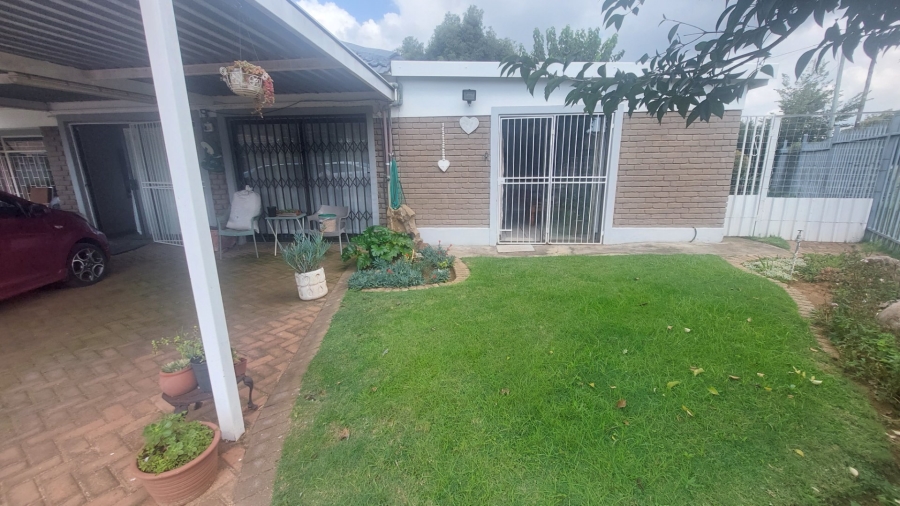 3 Bedroom Property for Sale in Helikonpark Gauteng