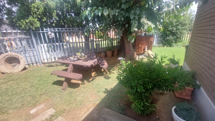 3 Bedroom Property for Sale in Helikonpark Gauteng