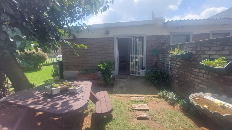 3 Bedroom Property for Sale in Helikonpark Gauteng