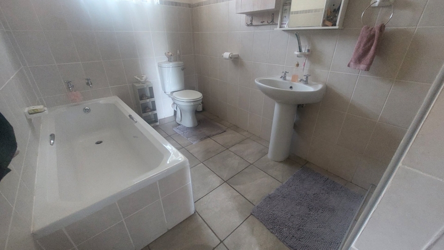 3 Bedroom Property for Sale in Helikonpark Gauteng