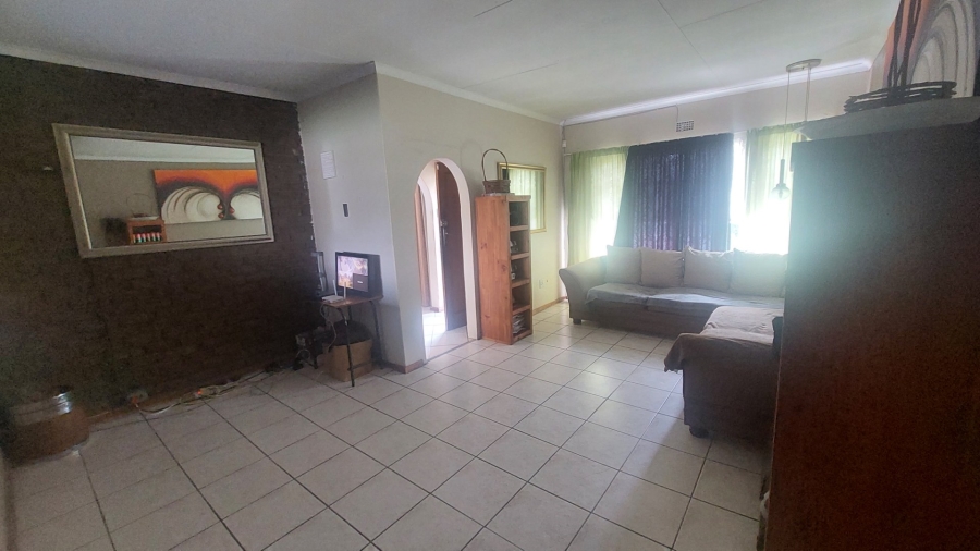 3 Bedroom Property for Sale in Helikonpark Gauteng