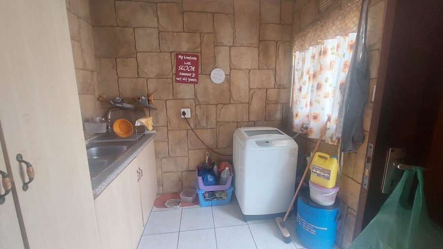 3 Bedroom Property for Sale in Helikonpark Gauteng