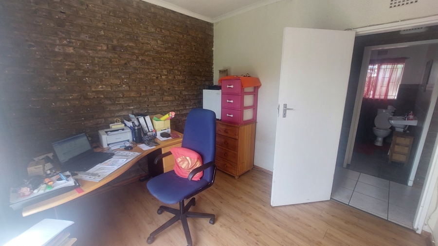 3 Bedroom Property for Sale in Helikonpark Gauteng