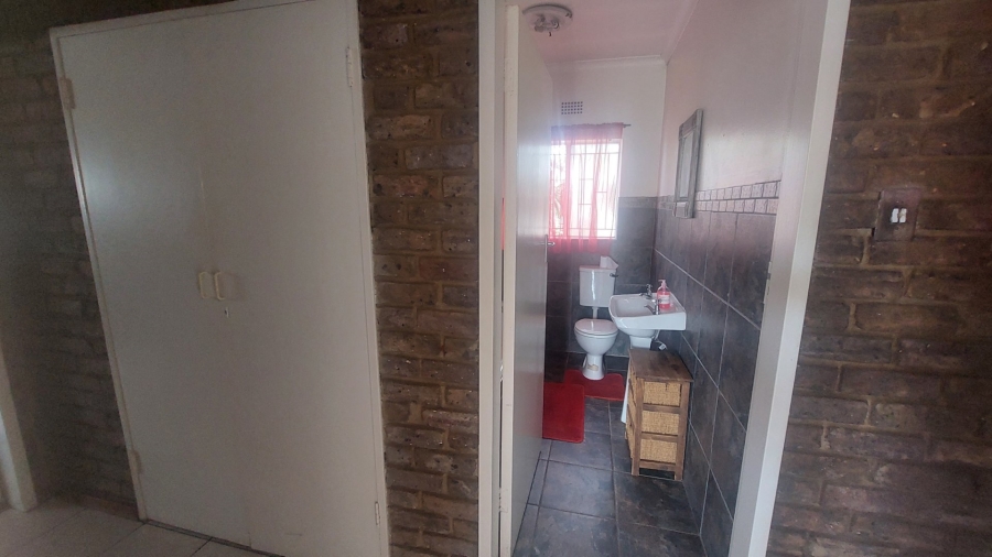 3 Bedroom Property for Sale in Helikonpark Gauteng