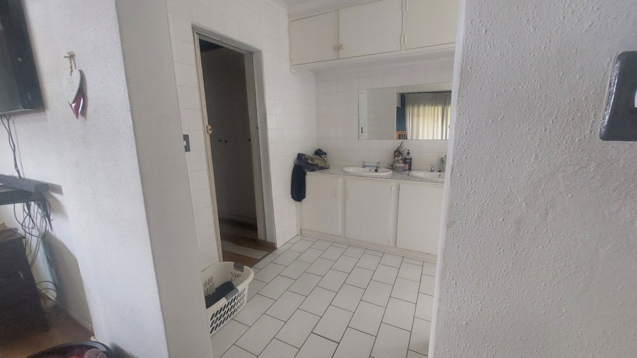 3 Bedroom Property for Sale in Helikonpark Gauteng