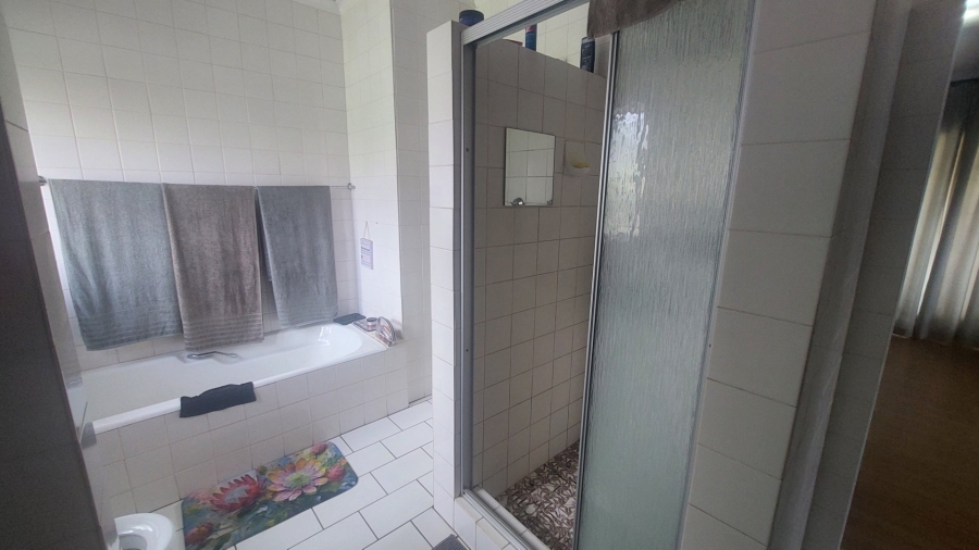 3 Bedroom Property for Sale in Helikonpark Gauteng